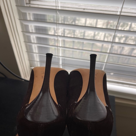 AUTHENTIC GUCCI HEELS - Picture 3 of 6